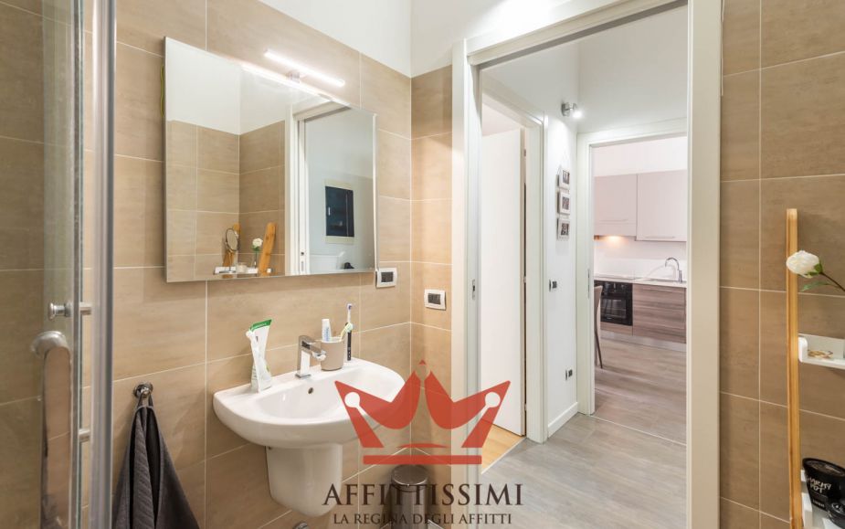 2 Locali con terrazzo zona espinasse - milano.