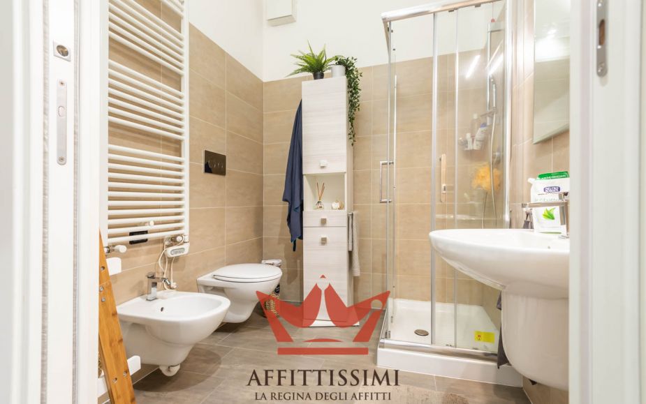 2 Locali con terrazzo zona espinasse - milano.