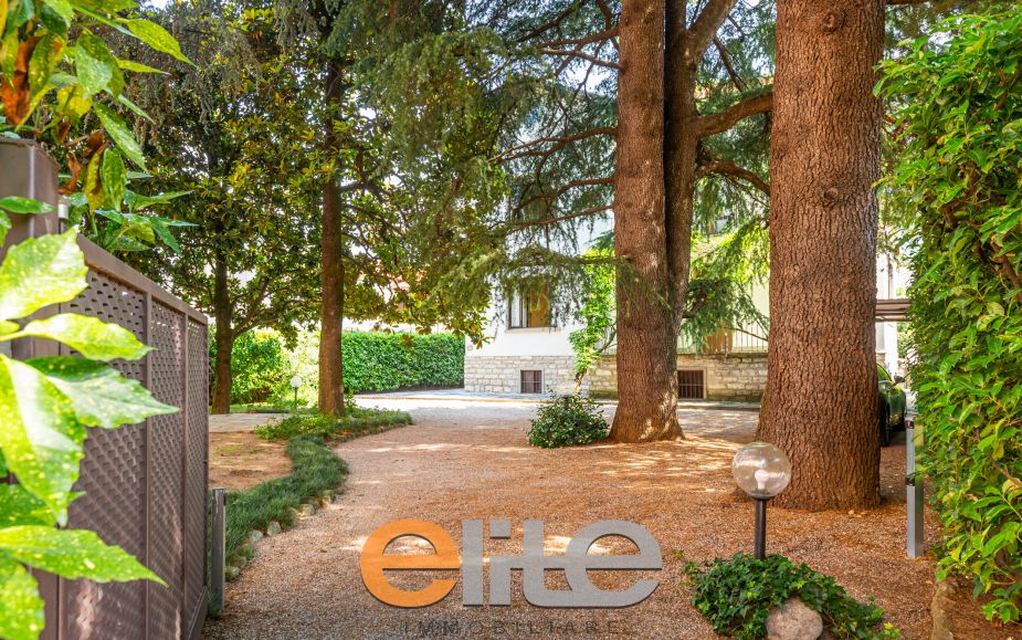 Villa con parco a Mandello Lario