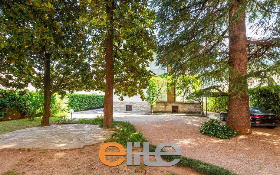 Villa con parco a Mandello Lario