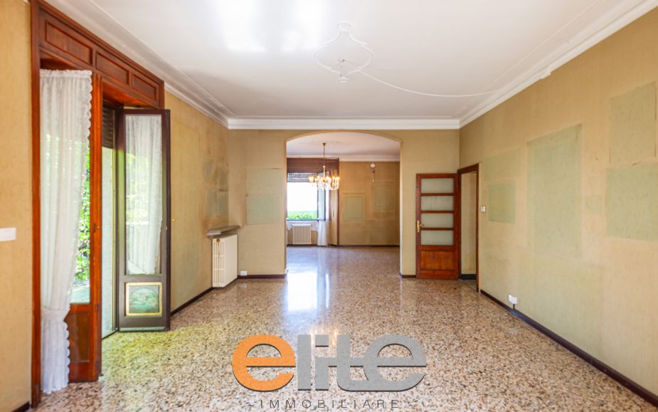 Villa con parco a Mandello Lario