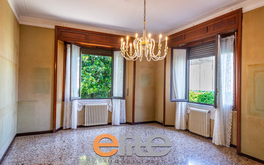 Villa con parco a Mandello Lario