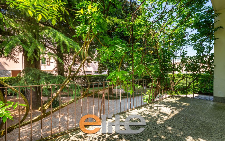 Villa con parco a Mandello Lario