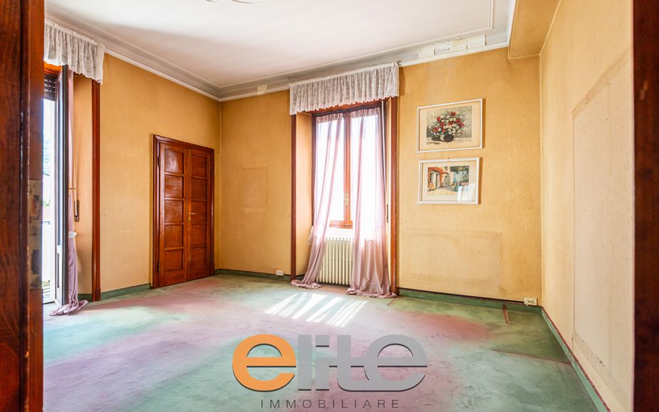 Villa con parco a Mandello Lario