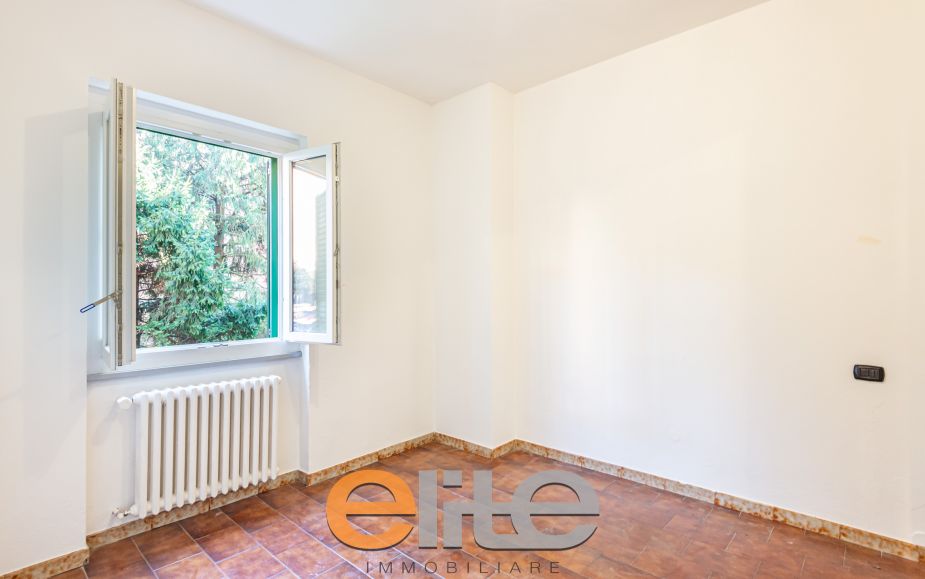 Three-room apartment with balcony in the Roserio Vialba area