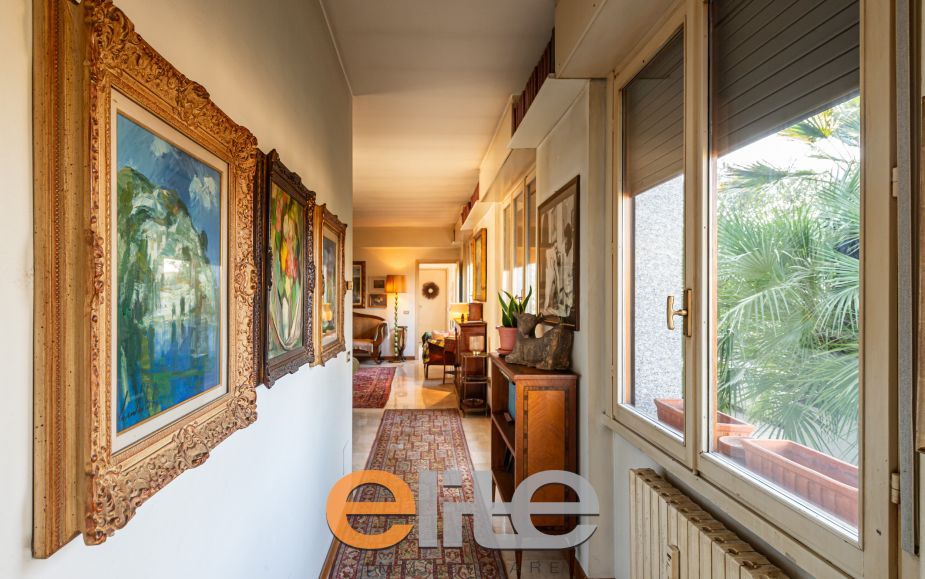 Penthouse with a terrace on the top floor in porta genova.