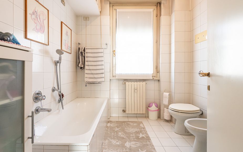Penthouse with a terrace on the top floor in porta genova.