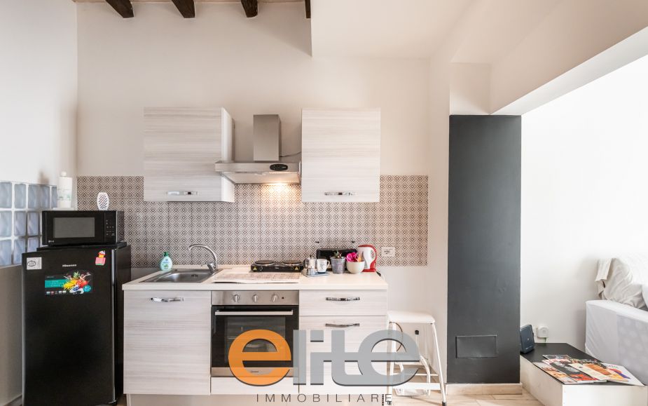 2 Locali con 2 bagni e balcone zona Nolo