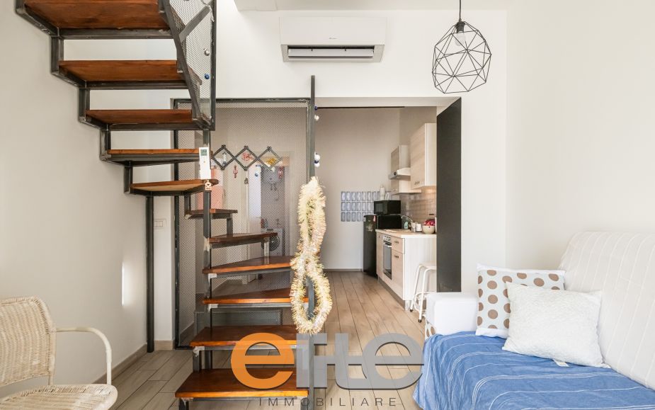 2 Locali con 2 bagni e balcone zona Nolo