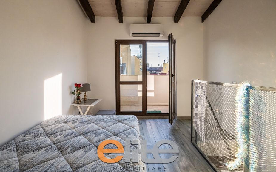 2 Locali con 2 bagni e balcone zona Nolo