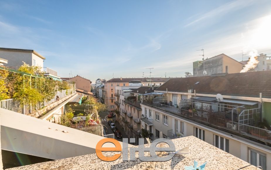 2 Locali con 2 bagni e balcone zona Nolo