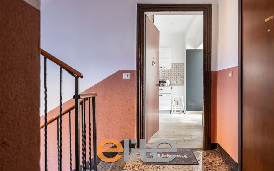 2 Locali con 2 bagni e balcone zona Nolo