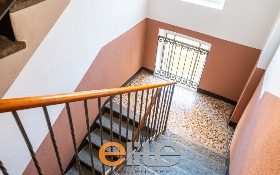 2 Locali con 2 bagni e balcone zona Nolo