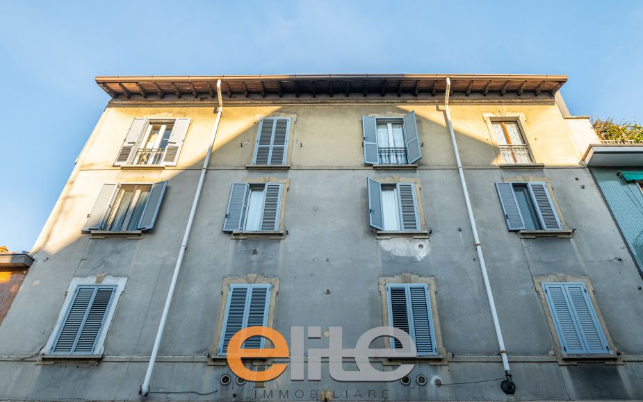 2 Locali con 2 bagni e balcone zona Nolo