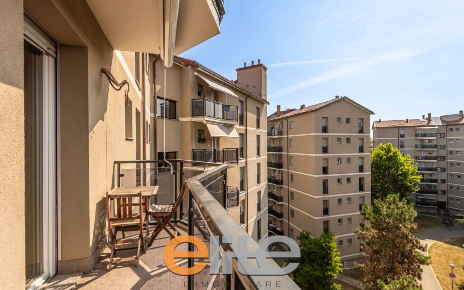 2 locali ristrutturato con balcone...