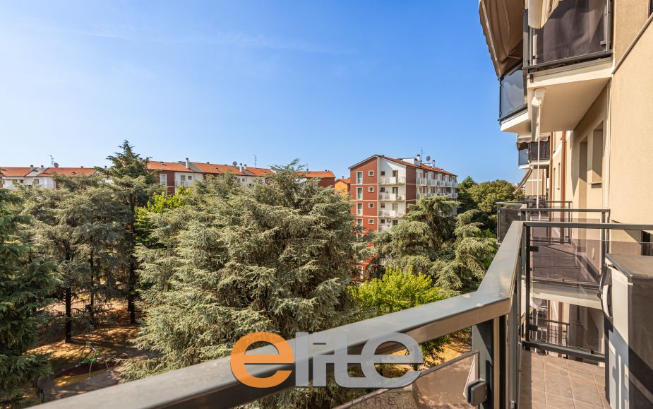 2 locali ristrutturato con balcone...