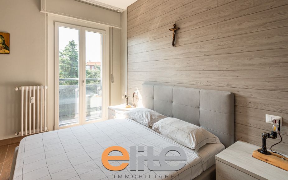 2 locali ristrutturato con balcone...