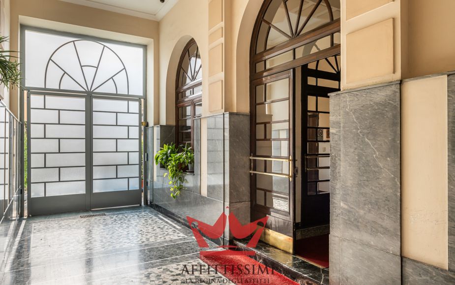 Bilocale con balcone vista citylife - milano.