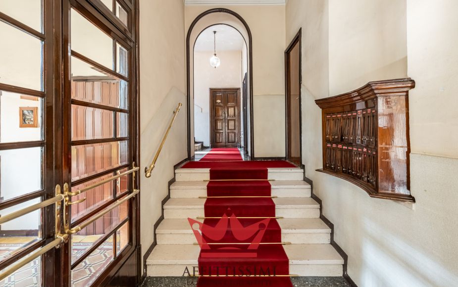 Bilocale con balcone vista citylife - milano.