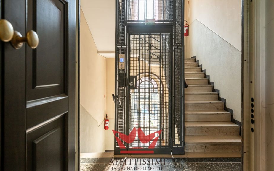 Bilocale con balcone vista citylife - milano.