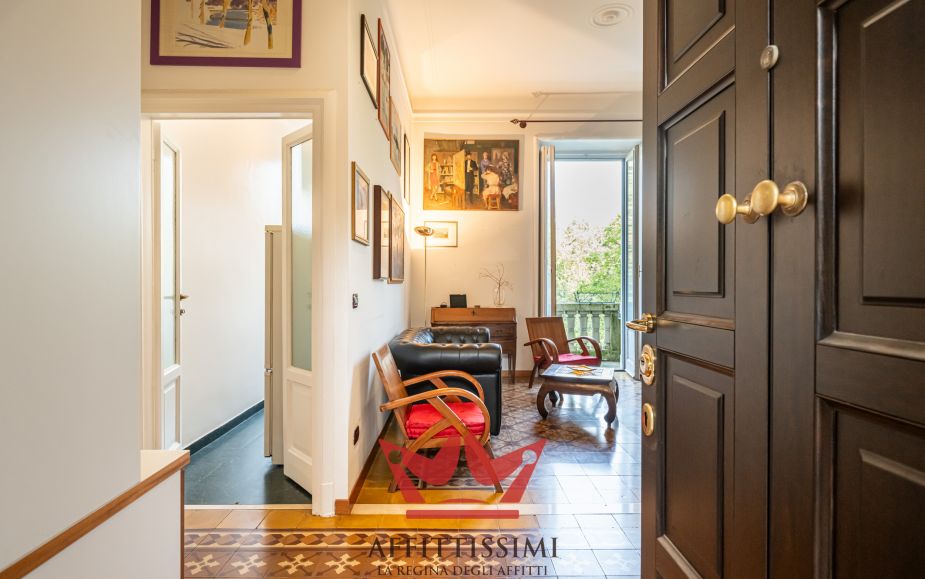 Bilocale con balcone vista citylife - milano.