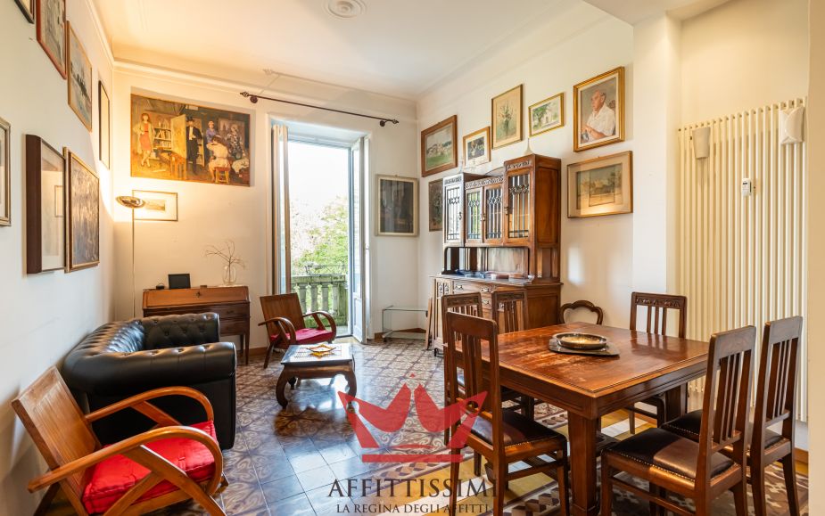 Bilocale con balcone vista citylife - milano.