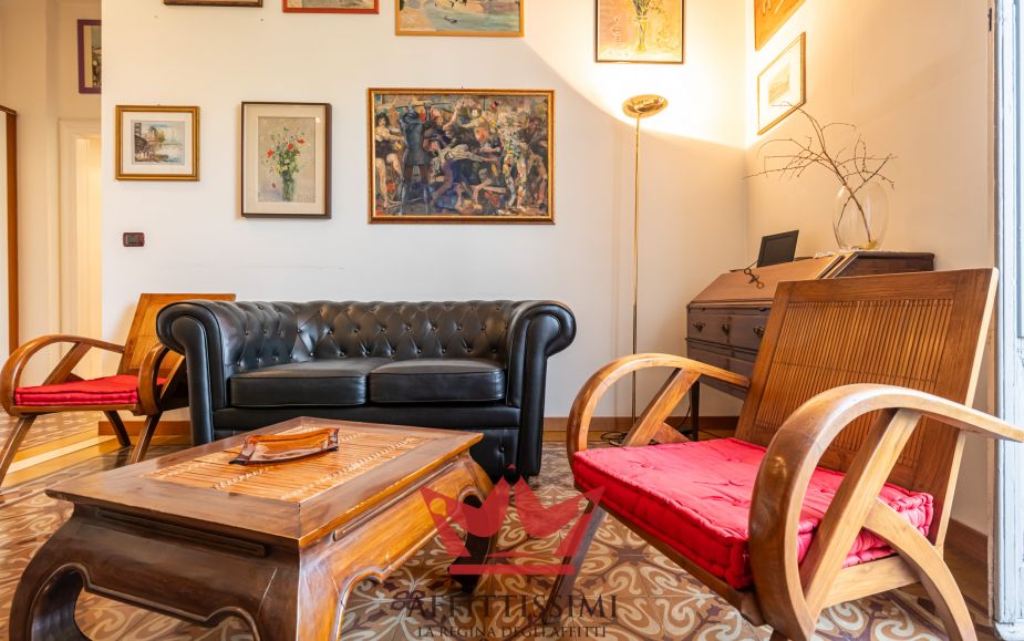 Bilocale con balcone vista citylife - milano.