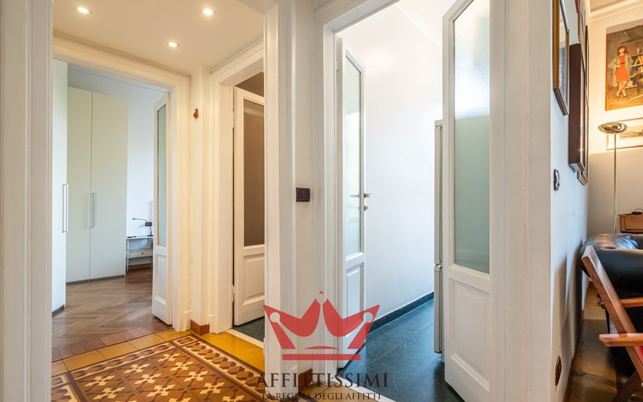 Bilocale con balcone vista citylife - milano.