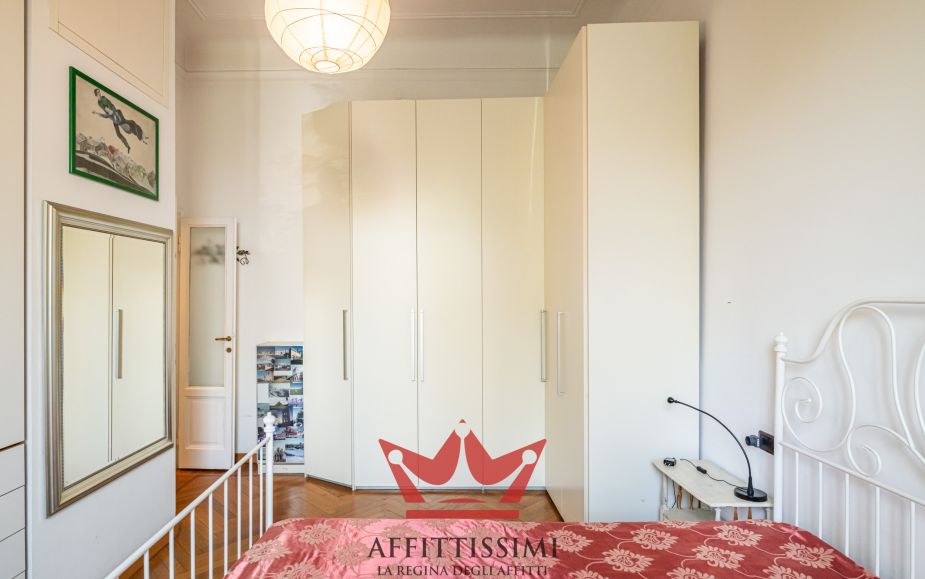 Bilocale con balcone vista citylife - milano.