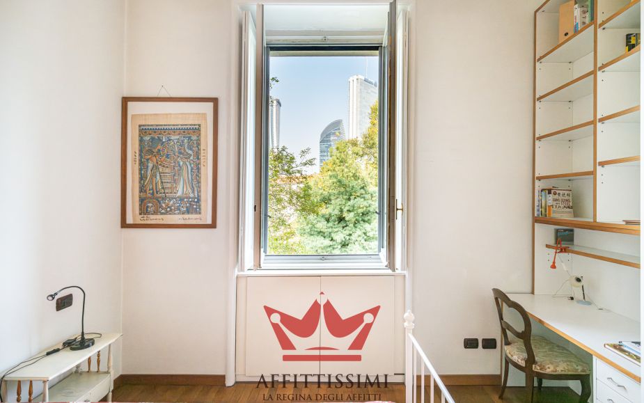 Bilocale con balcone vista citylife - milano.