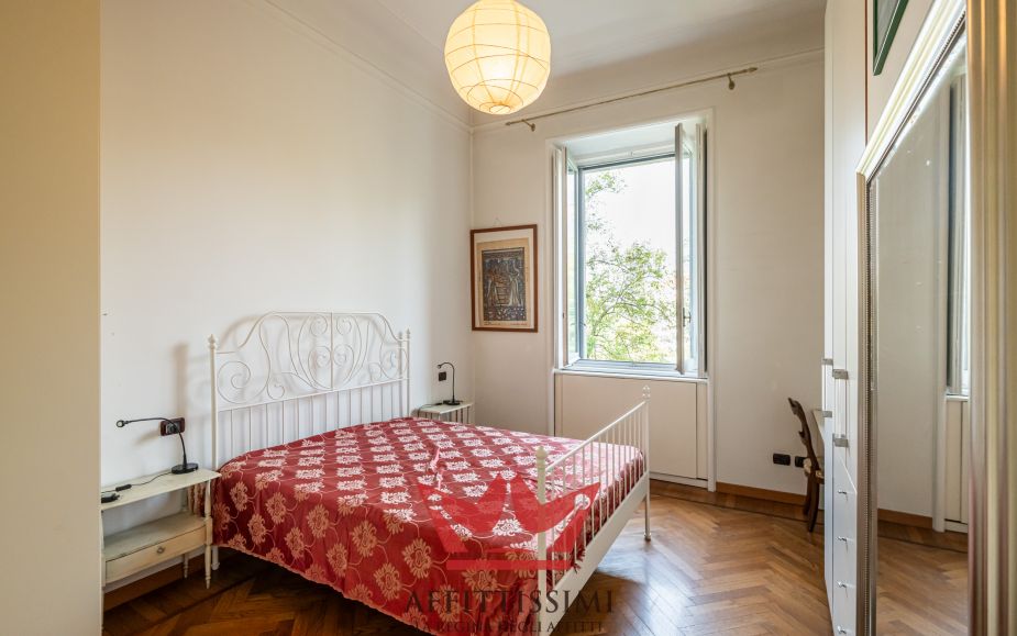 Bilocale con balcone vista citylife - milano.