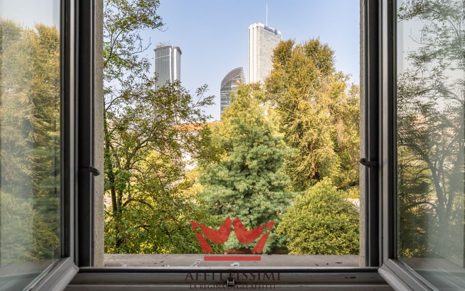Bilocale con balcone vista citylife - milano.