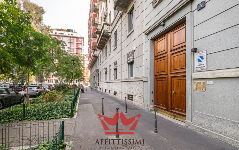 Bilocale con balcone vista citylife - milano.