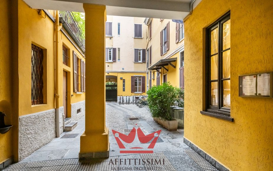 Trilocale arredato in quadronno - crocetta.