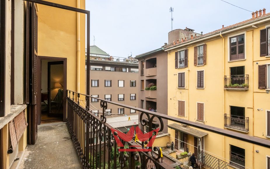 Trilocale arredato in quadronno - crocetta.