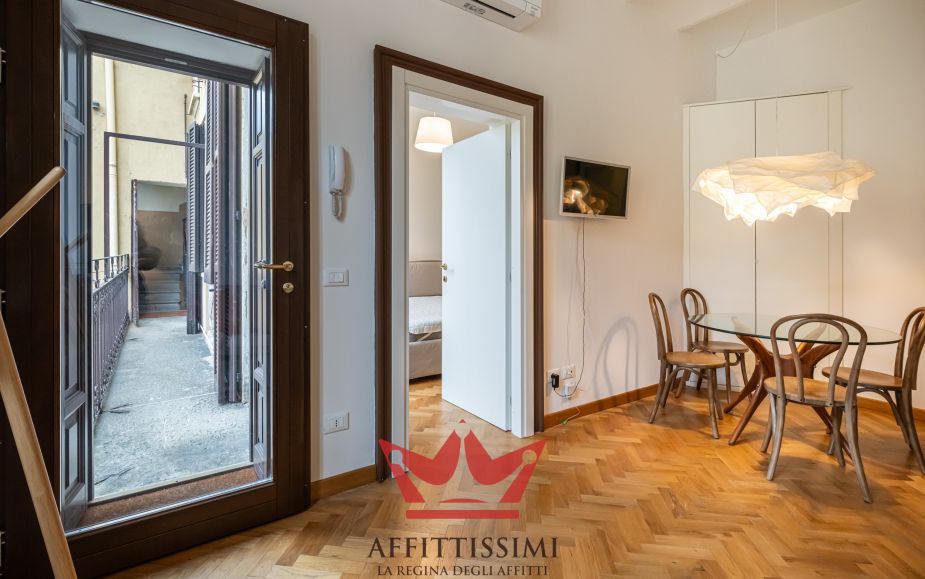 Trilocale arredato in quadronno - crocetta.