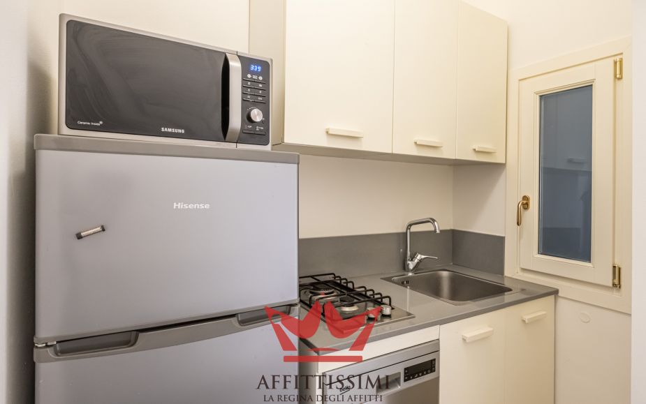 Trilocale arredato in quadronno - crocetta.