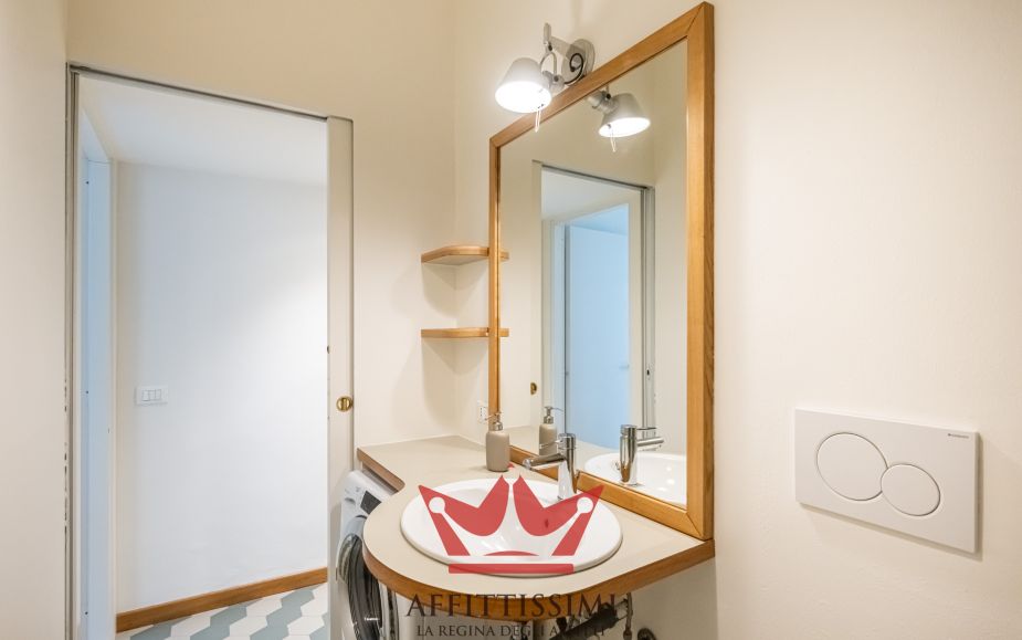 Trilocale arredato in quadronno - crocetta.