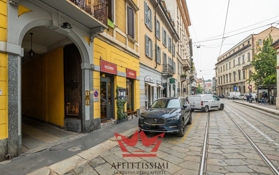 Trilocale arredato in quadronno - crocetta.