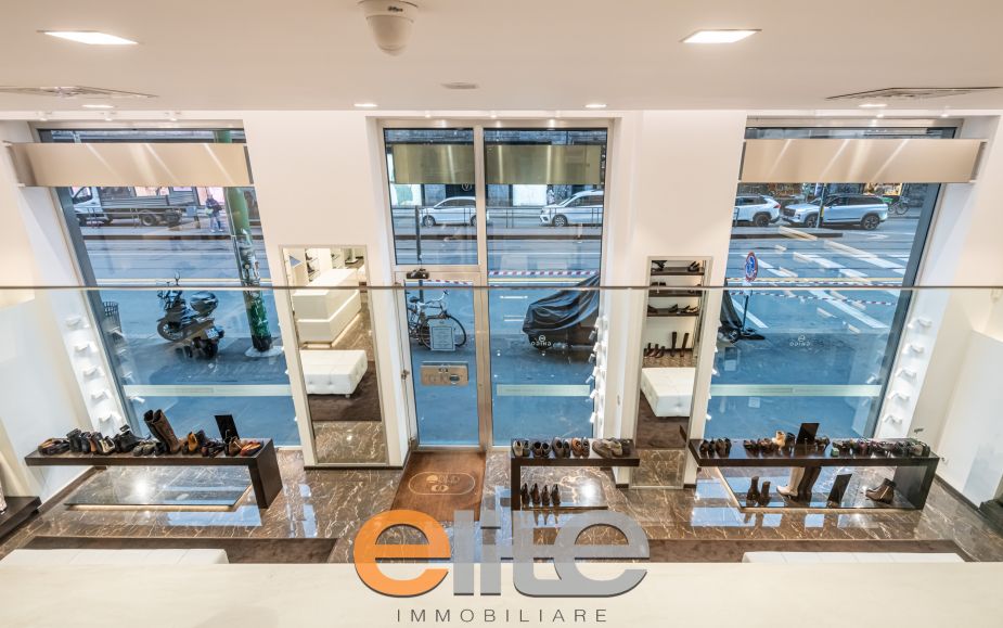 Negozio 3 vetrine zona Buenos Aires oltre magazzino.