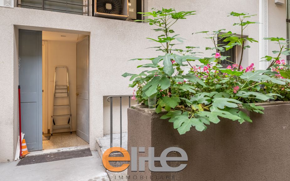 Negozio 3 vetrine zona Buenos Aires oltre magazzino.