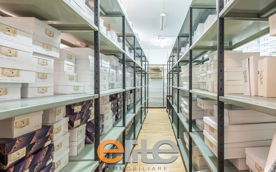 Magazzino di 280mq in porta venezia - stazione centrale.