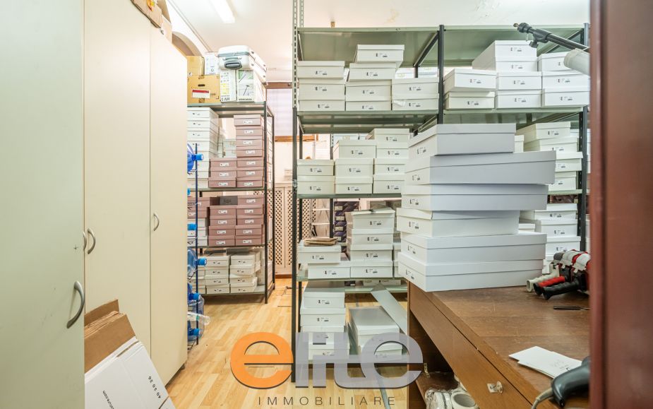 Magazzino di 280mq in porta venezia - stazione centrale.