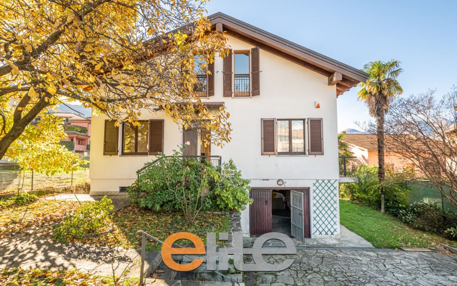 Villa con giardino a colico sul lago di como