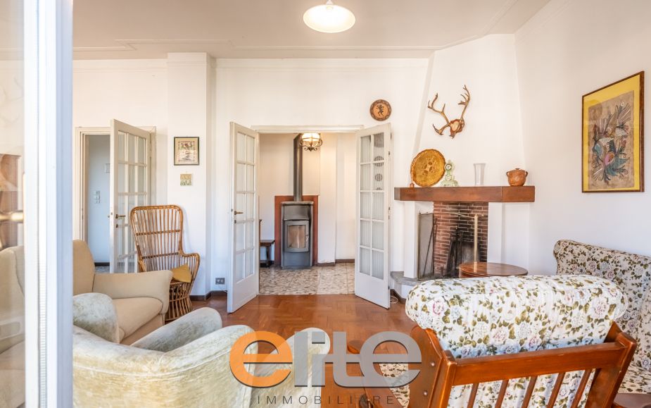 Villa con giardino a colico sul lago di como