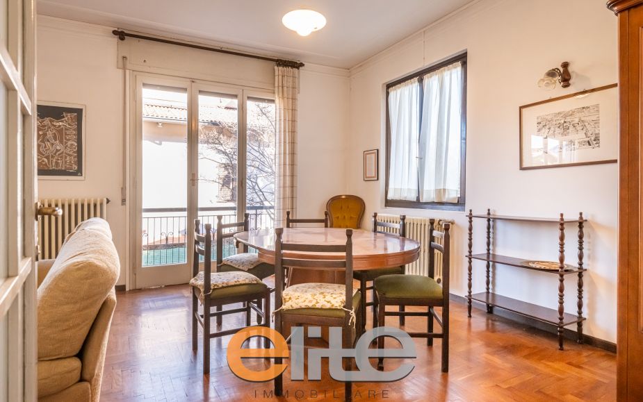 Villa con giardino a colico sul lago di como