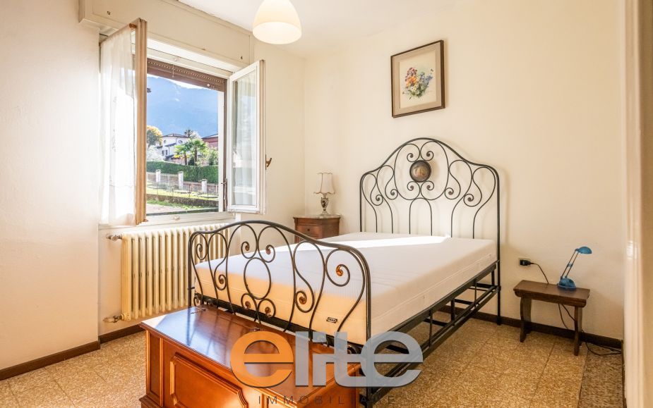 Villa con giardino a colico sul lago di como