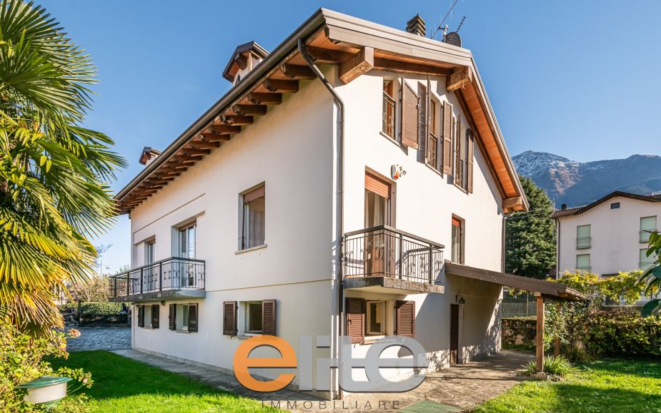 Villa con giardino a colico sul lago di como