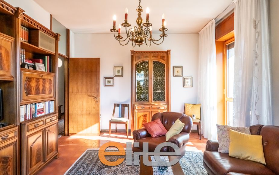 4 locali con box ampio ultimo piano tripla esposizione