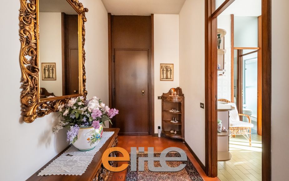 4 locali con box ampio ultimo piano tripla esposizione